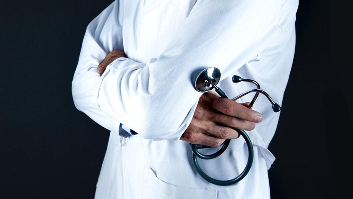 Comment devenir médecin en France : études, parcours et conditions