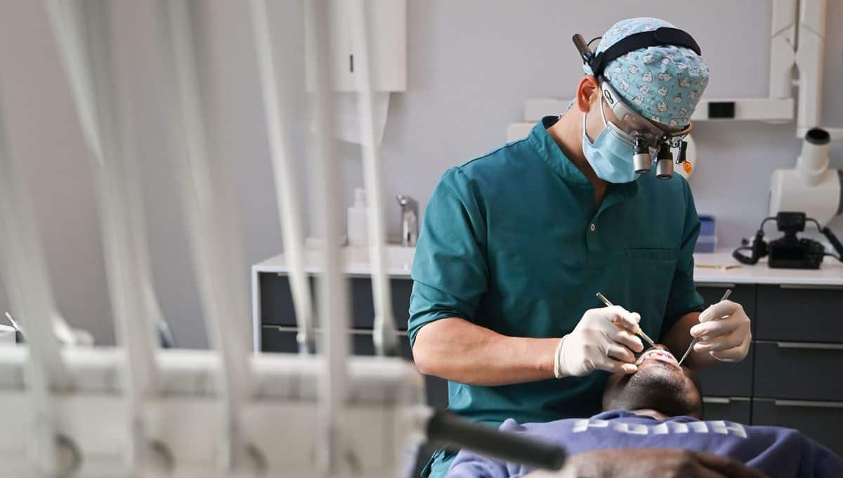 Comment devenir dentiste en Espagne : guide complet pour les étudiants et professionnels de santé